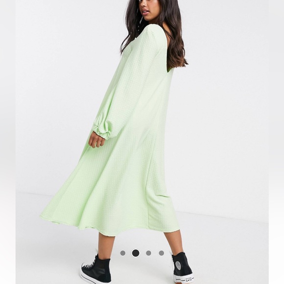 ASOS DESIGN textured smock midi dress with v neck in lime - Picture 2 of 4